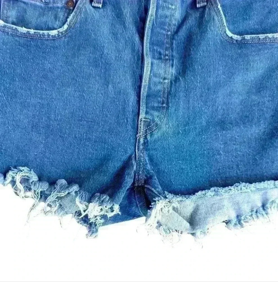 Levi 501 Cut-Off Shorts - Picture 3 of 8